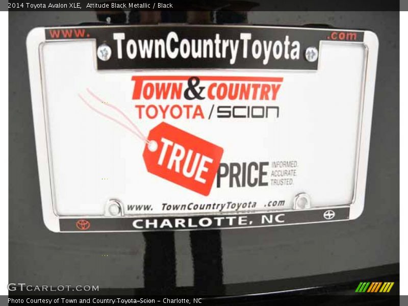 Attitude Black Metallic / Black 2014 Toyota Avalon XLE