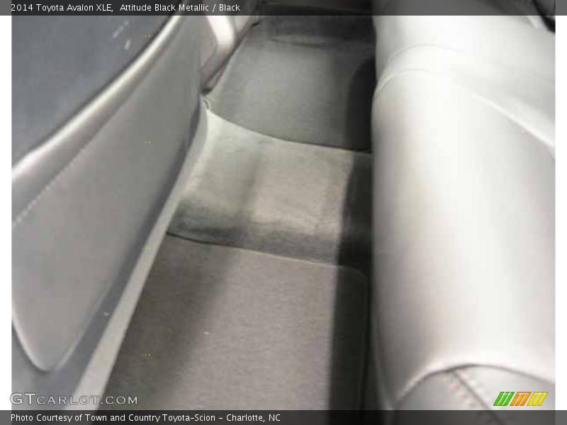 Attitude Black Metallic / Black 2014 Toyota Avalon XLE