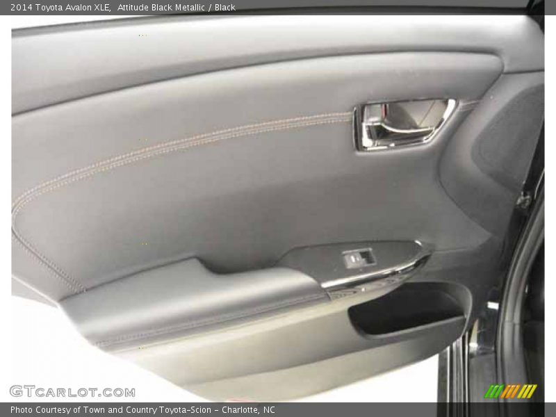 Attitude Black Metallic / Black 2014 Toyota Avalon XLE