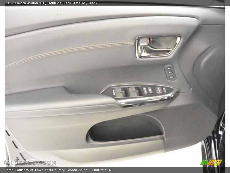 Attitude Black Metallic / Black 2014 Toyota Avalon XLE