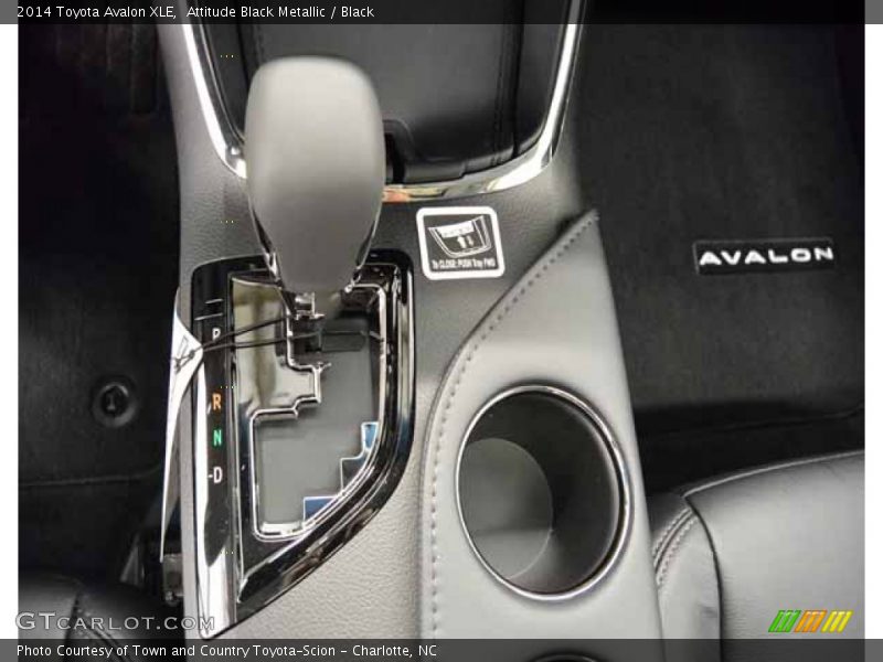 Attitude Black Metallic / Black 2014 Toyota Avalon XLE