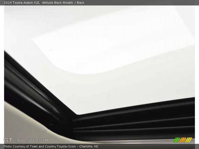 Attitude Black Metallic / Black 2014 Toyota Avalon XLE