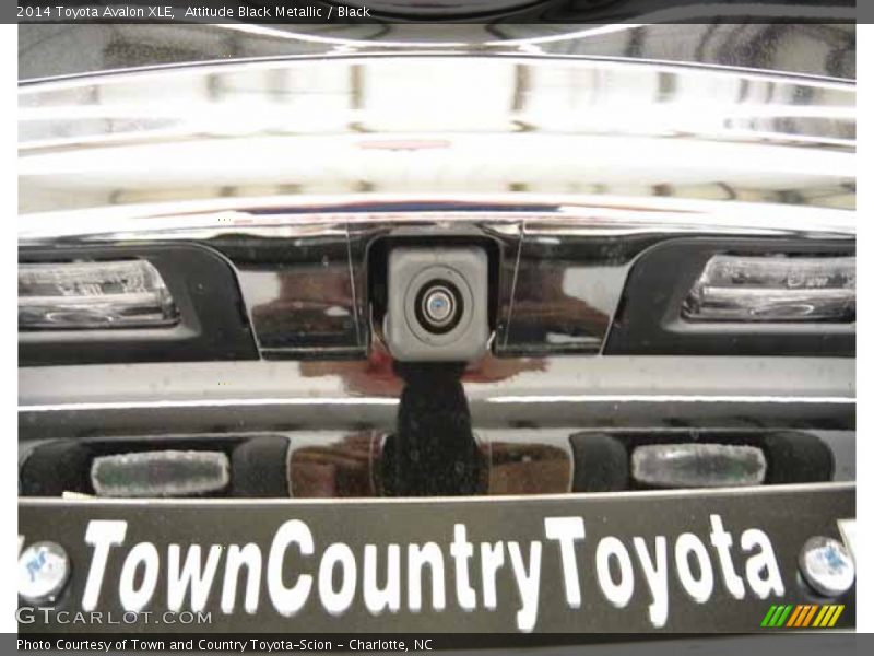 Attitude Black Metallic / Black 2014 Toyota Avalon XLE