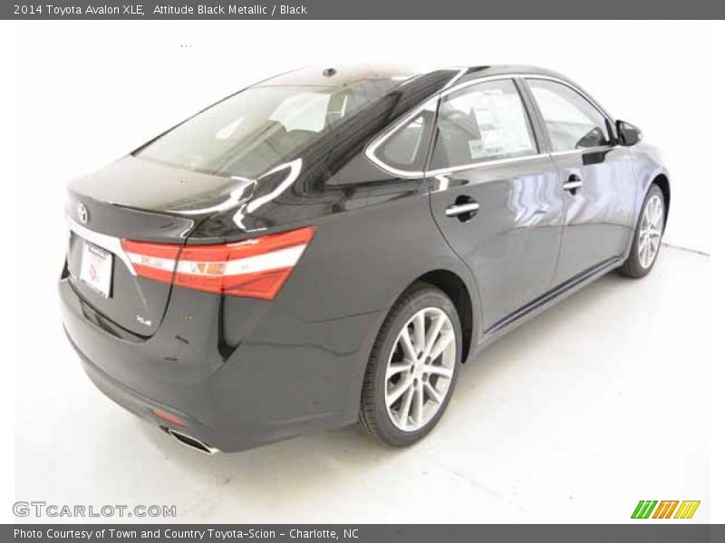 Attitude Black Metallic / Black 2014 Toyota Avalon XLE