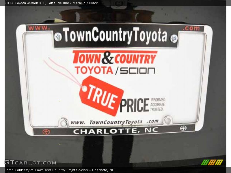 Attitude Black Metallic / Black 2014 Toyota Avalon XLE