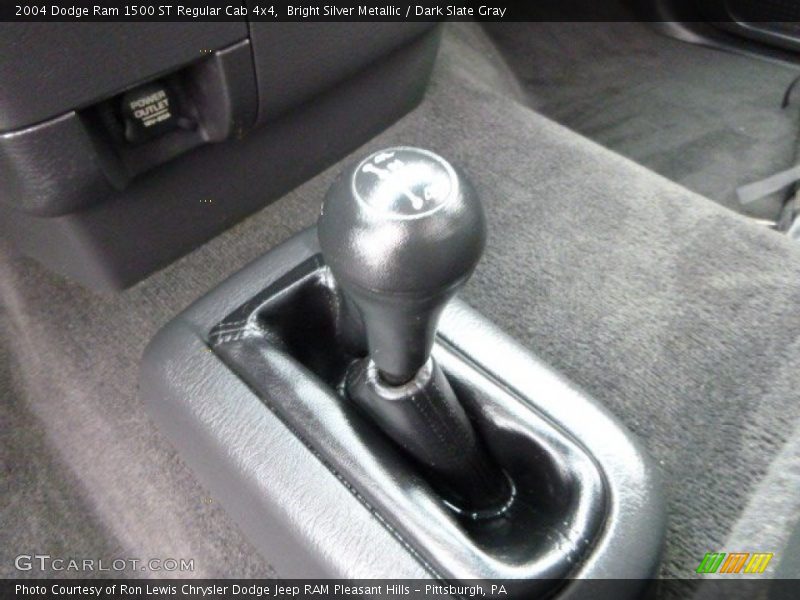 Bright Silver Metallic / Dark Slate Gray 2004 Dodge Ram 1500 ST Regular Cab 4x4