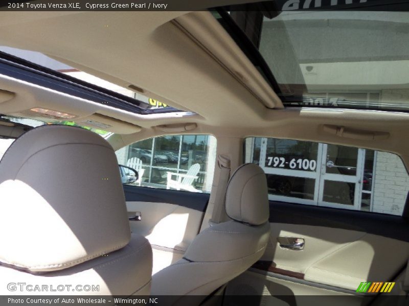 Cypress Green Pearl / Ivory 2014 Toyota Venza XLE
