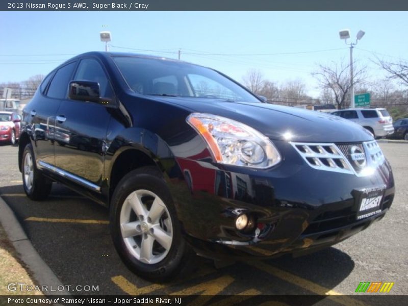 Super Black / Gray 2013 Nissan Rogue S AWD