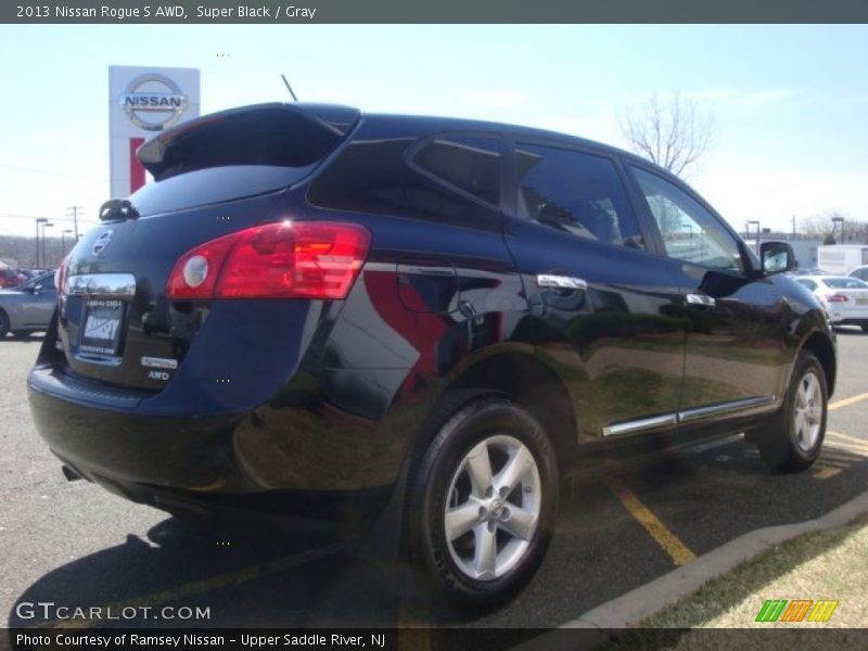 Super Black / Gray 2013 Nissan Rogue S AWD
