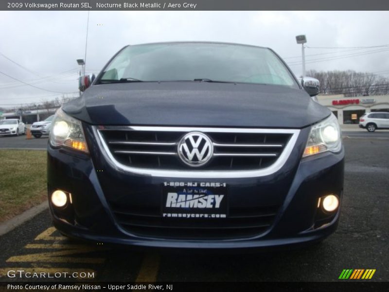 Nocturne Black Metallic / Aero Grey 2009 Volkswagen Routan SEL