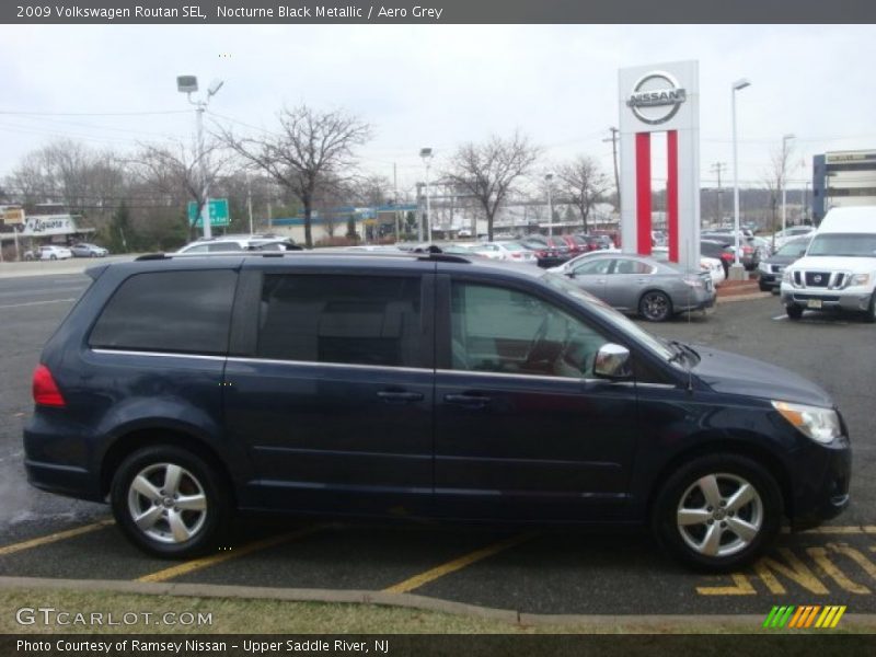 Nocturne Black Metallic / Aero Grey 2009 Volkswagen Routan SEL