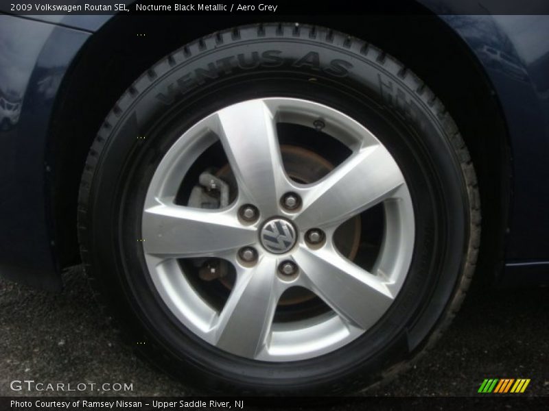 Nocturne Black Metallic / Aero Grey 2009 Volkswagen Routan SEL