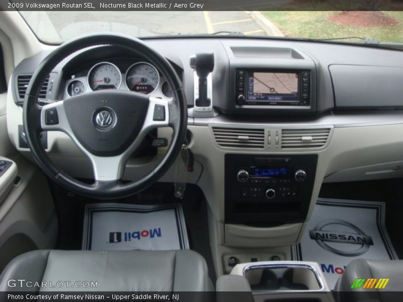 Nocturne Black Metallic / Aero Grey 2009 Volkswagen Routan SEL