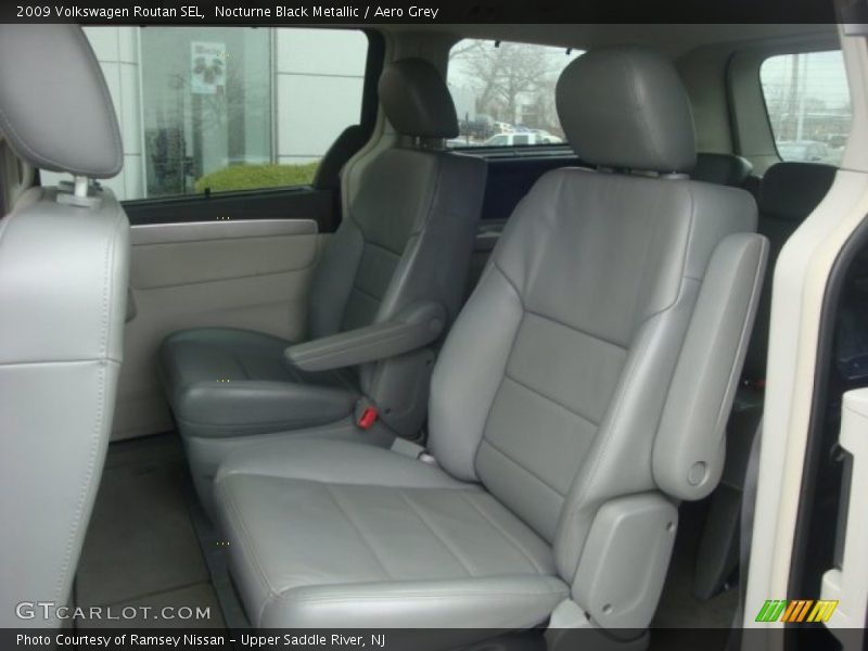 Nocturne Black Metallic / Aero Grey 2009 Volkswagen Routan SEL