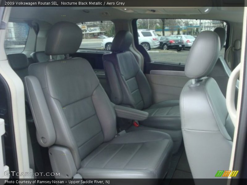 Nocturne Black Metallic / Aero Grey 2009 Volkswagen Routan SEL