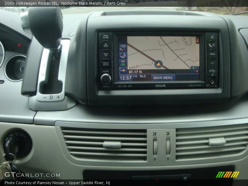 Nocturne Black Metallic / Aero Grey 2009 Volkswagen Routan SEL
