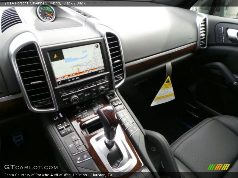 Controls of 2014 Cayenne S Hybrid
