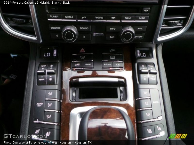Controls of 2014 Cayenne S Hybrid