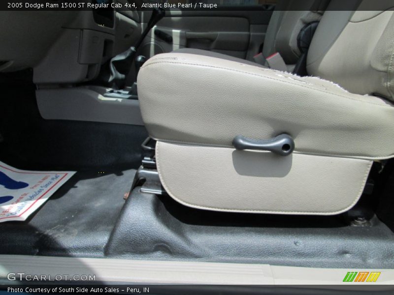 Atlantic Blue Pearl / Taupe 2005 Dodge Ram 1500 ST Regular Cab 4x4
