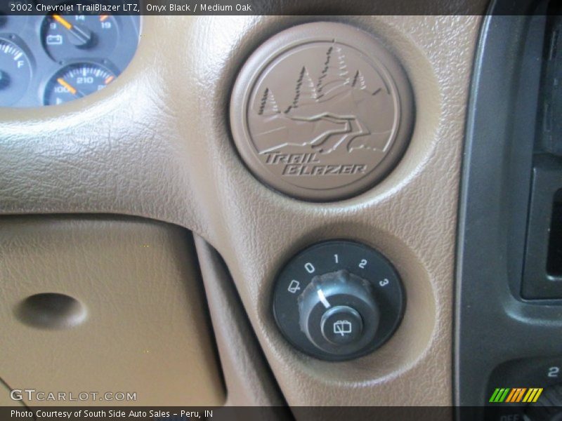 Onyx Black / Medium Oak 2002 Chevrolet TrailBlazer LTZ