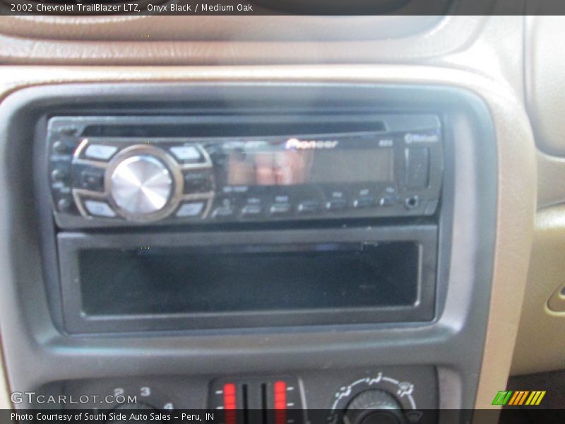 Onyx Black / Medium Oak 2002 Chevrolet TrailBlazer LTZ