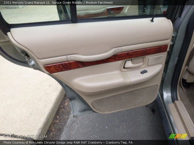 Spruce Green Metallic / Medium Parchment 2001 Mercury Grand Marquis LS