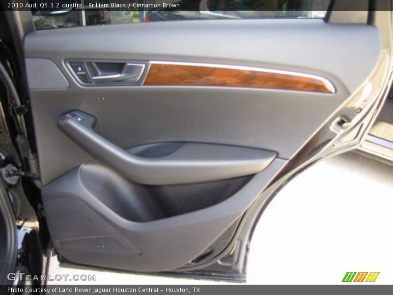 Brilliant Black / Cinnamon Brown 2010 Audi Q5 3.2 quattro