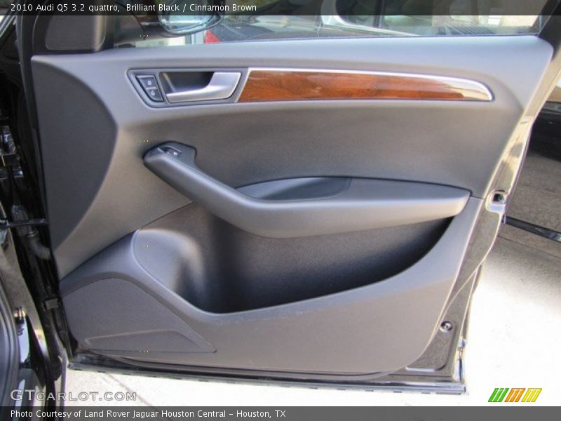 Brilliant Black / Cinnamon Brown 2010 Audi Q5 3.2 quattro