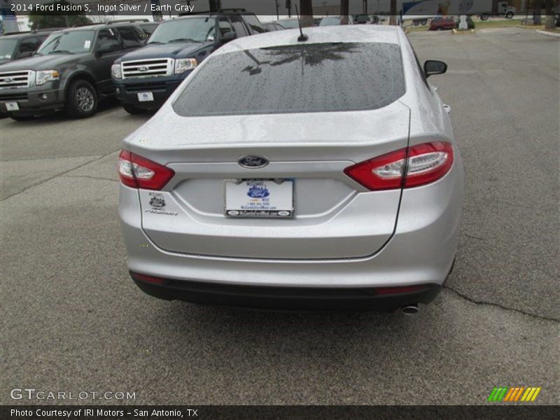 Ingot Silver / Earth Gray 2014 Ford Fusion S