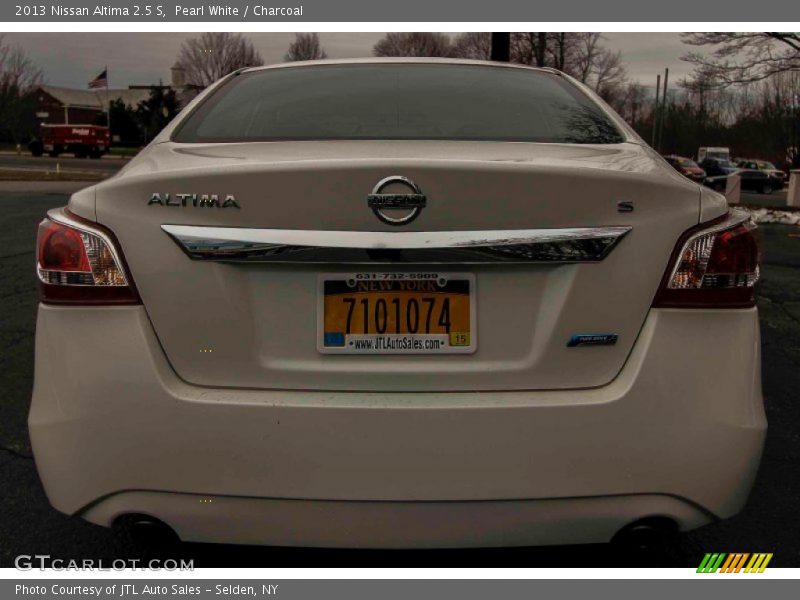 Pearl White / Charcoal 2013 Nissan Altima 2.5 S