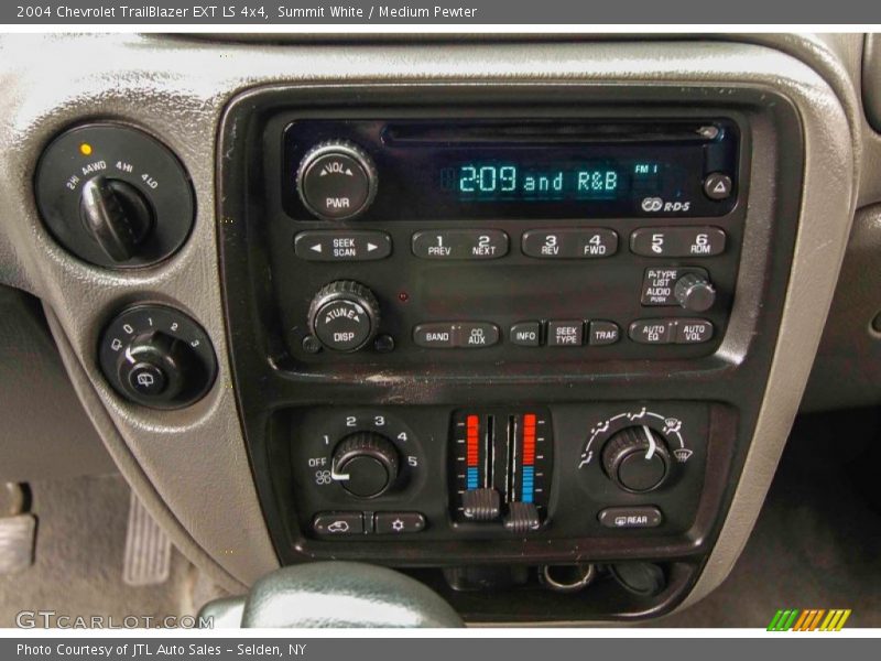 Summit White / Medium Pewter 2004 Chevrolet TrailBlazer EXT LS 4x4