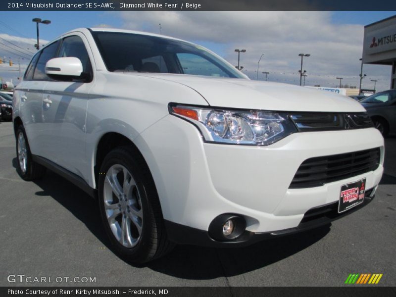 Diamond White Pearl / Beige 2014 Mitsubishi Outlander SE S-AWC