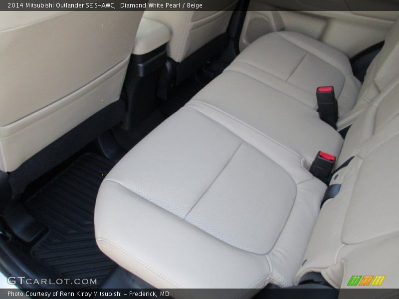 Diamond White Pearl / Beige 2014 Mitsubishi Outlander SE S-AWC