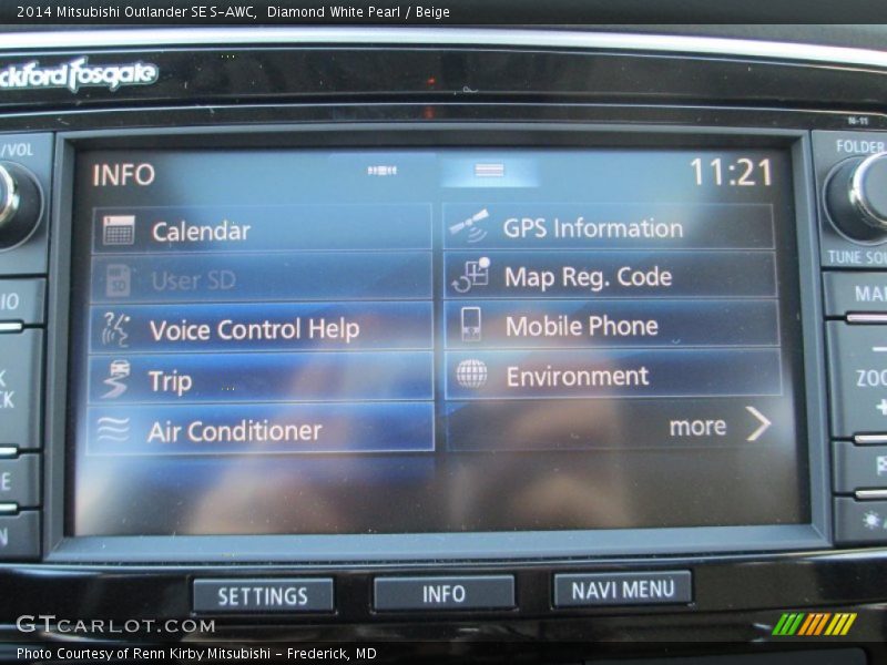 Diamond White Pearl / Beige 2014 Mitsubishi Outlander SE S-AWC