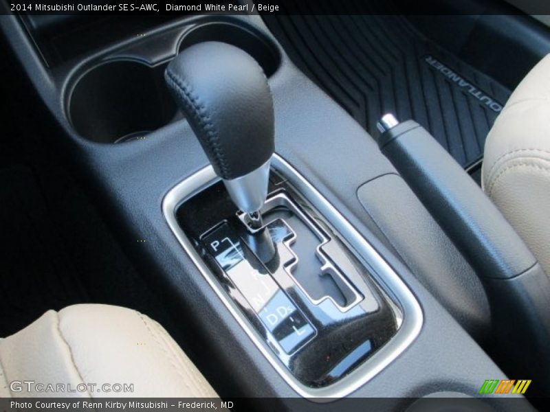 Diamond White Pearl / Beige 2014 Mitsubishi Outlander SE S-AWC