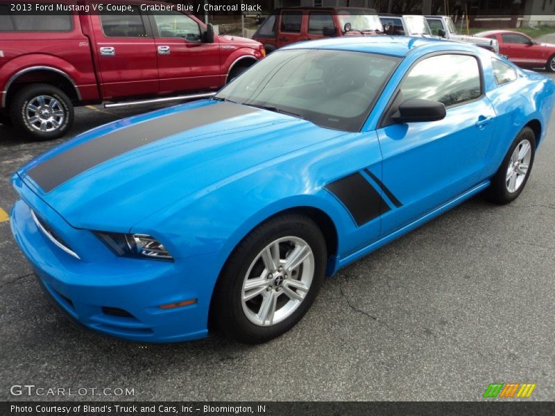 Front 3/4 View of 2013 Mustang V6 Coupe