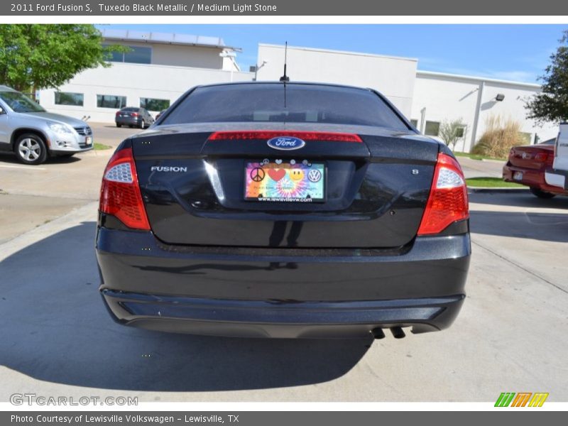 Tuxedo Black Metallic / Medium Light Stone 2011 Ford Fusion S