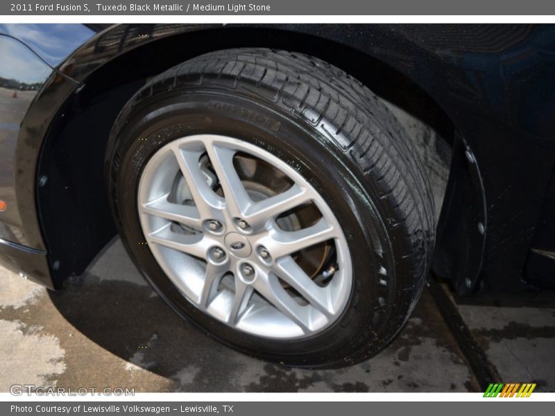 Tuxedo Black Metallic / Medium Light Stone 2011 Ford Fusion S