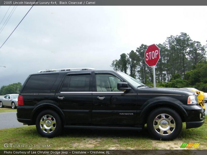 Black Clearcoat / Camel 2005 Lincoln Navigator Luxury 4x4