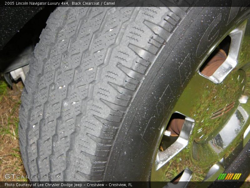 Black Clearcoat / Camel 2005 Lincoln Navigator Luxury 4x4