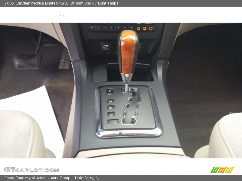 Brilliant Black / Light Taupe 2005 Chrysler Pacifica Limited AWD