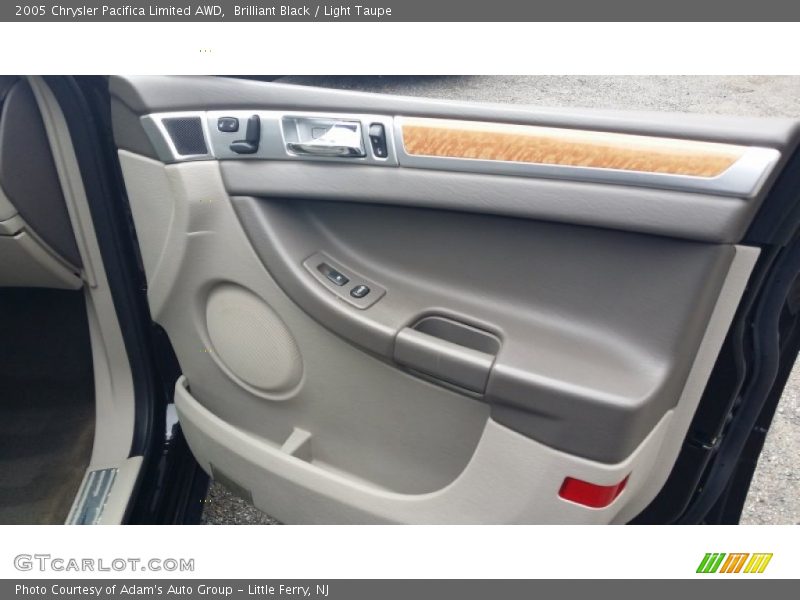 Brilliant Black / Light Taupe 2005 Chrysler Pacifica Limited AWD