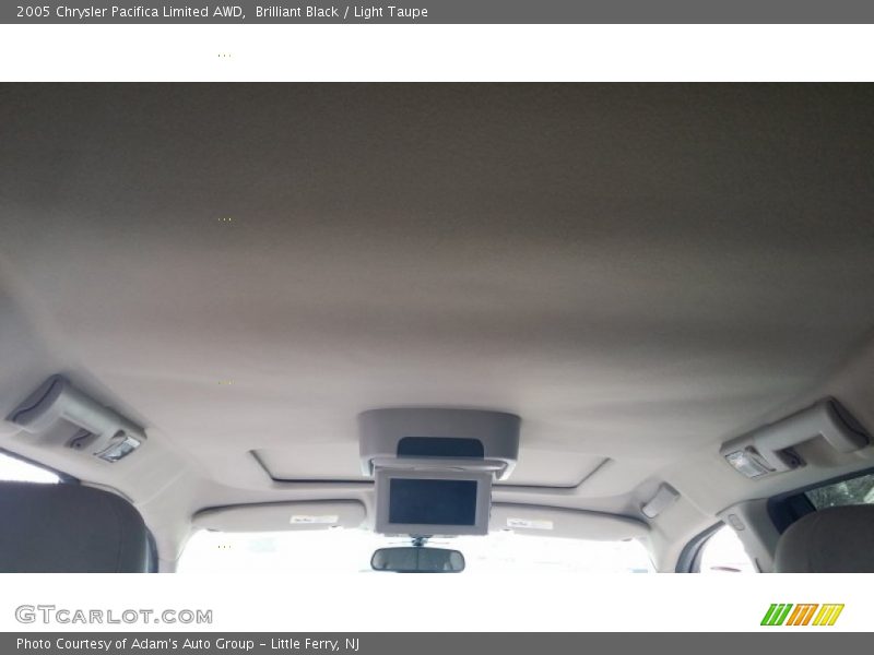 Brilliant Black / Light Taupe 2005 Chrysler Pacifica Limited AWD