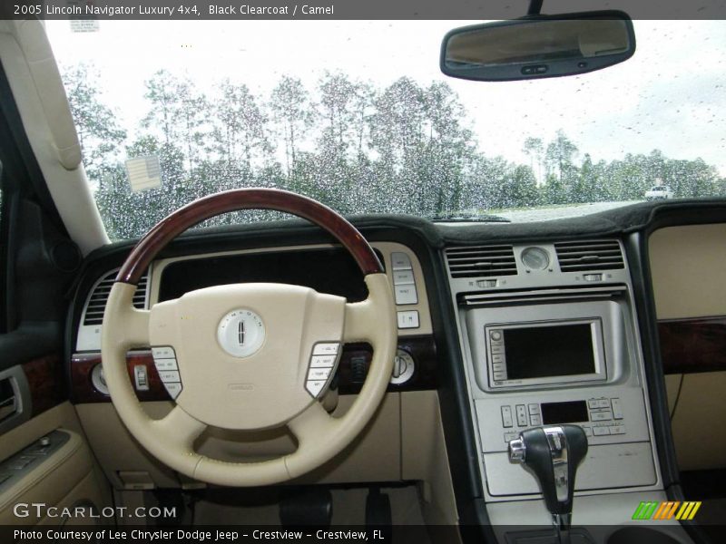 Black Clearcoat / Camel 2005 Lincoln Navigator Luxury 4x4