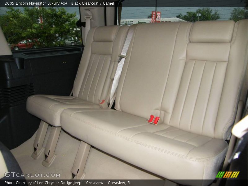 Black Clearcoat / Camel 2005 Lincoln Navigator Luxury 4x4