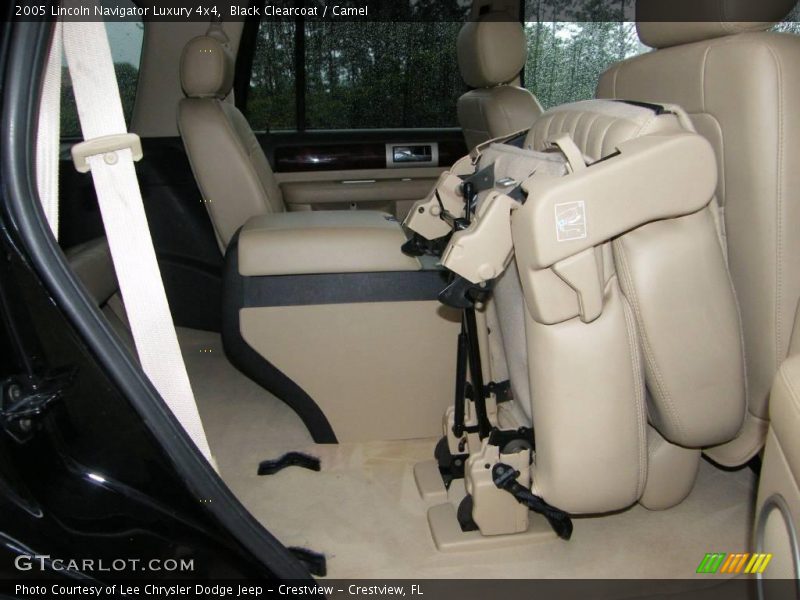 Black Clearcoat / Camel 2005 Lincoln Navigator Luxury 4x4