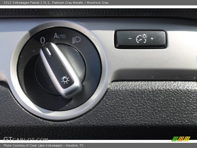 Platinum Gray Metallic / Moonrock Gray 2013 Volkswagen Passat 2.5L S