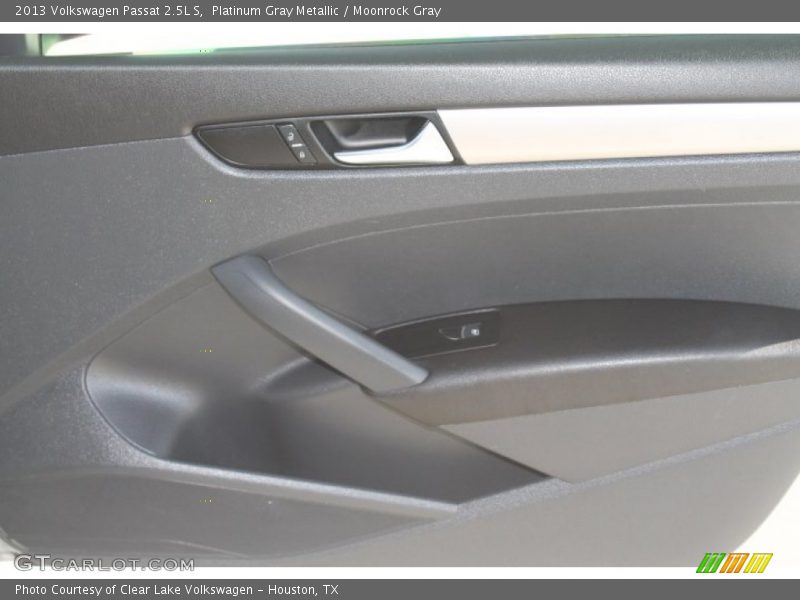 Platinum Gray Metallic / Moonrock Gray 2013 Volkswagen Passat 2.5L S