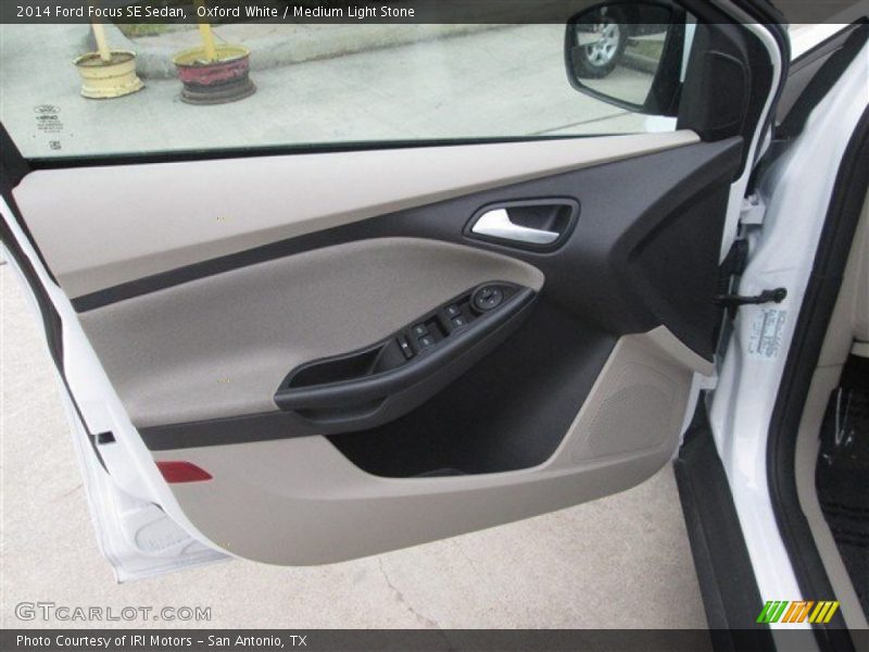 Oxford White / Medium Light Stone 2014 Ford Focus SE Sedan