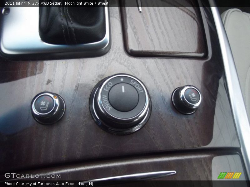 Moonlight White / Wheat 2011 Infiniti M 37x AWD Sedan
